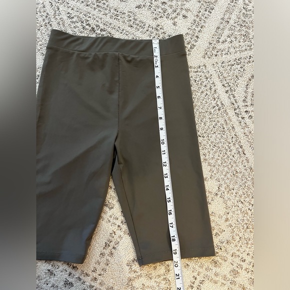Zara Biking/Workout Shorts - Picture 4 of 6